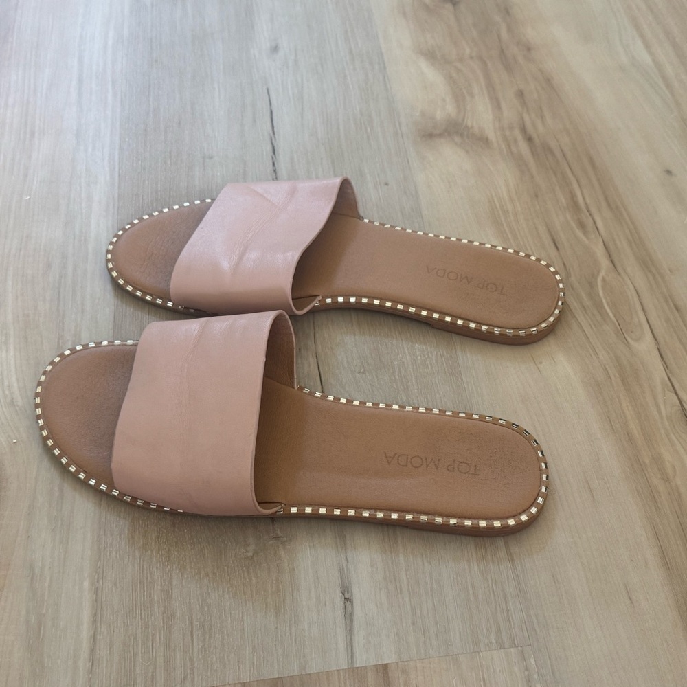 TOP Moda Pink Sandals with Beaded Trim